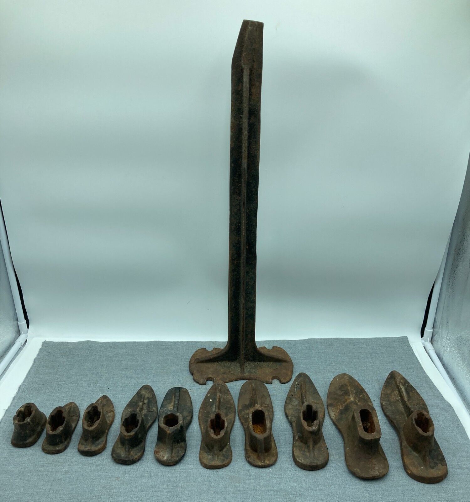 Cast Iron Cobbler Shoe Stand Ten Graduated Size Children\'s Shoe Forms