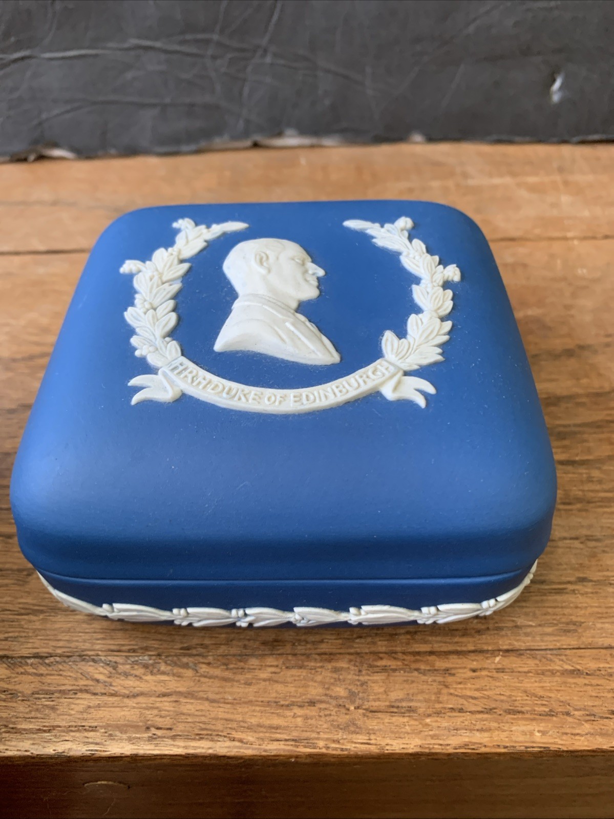 Wedgewood Jasperware Dark Blue Duke Of Edinburgh Philip Box 