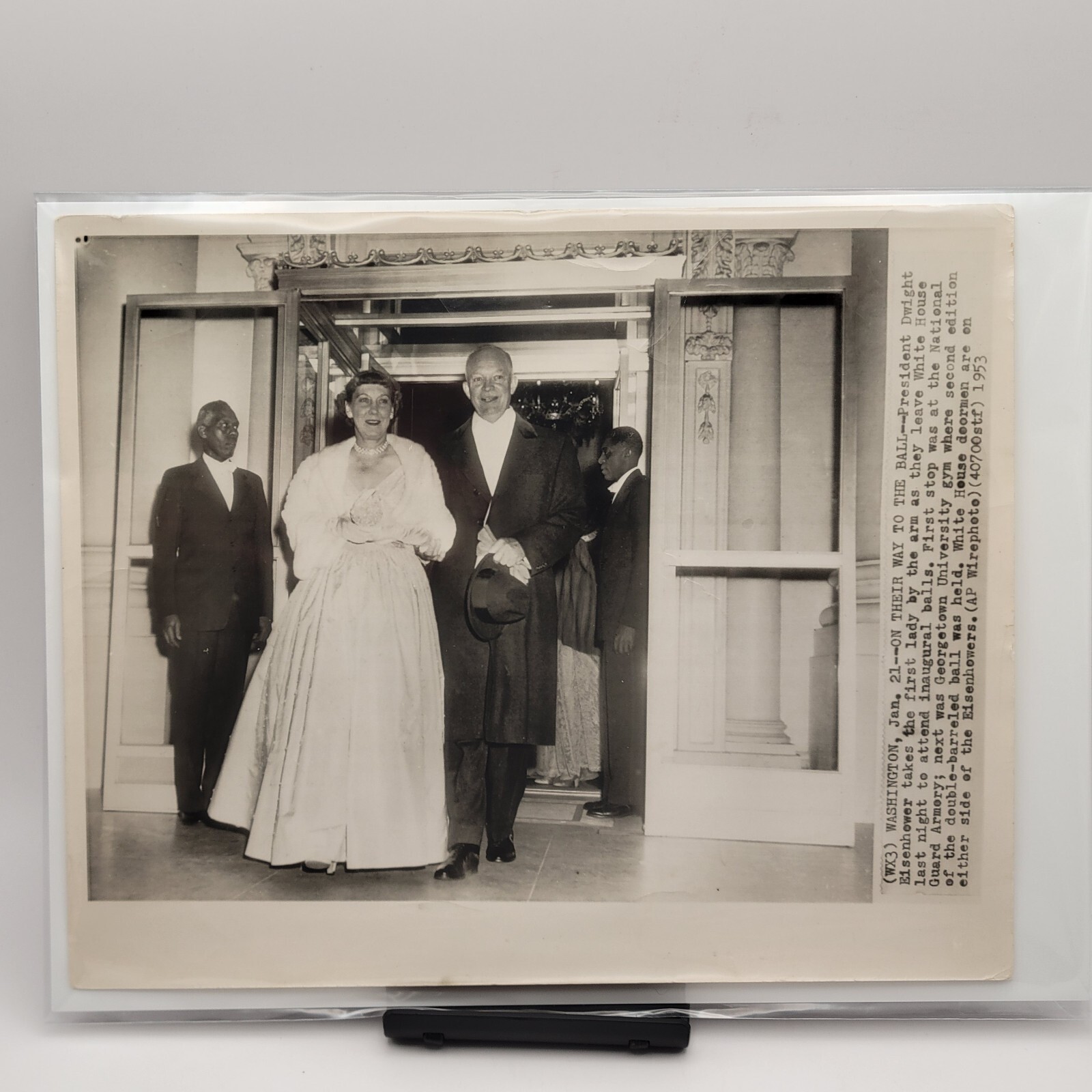 1953 AP Press Photo President Eisenhower First Lady w White House Black Doormen