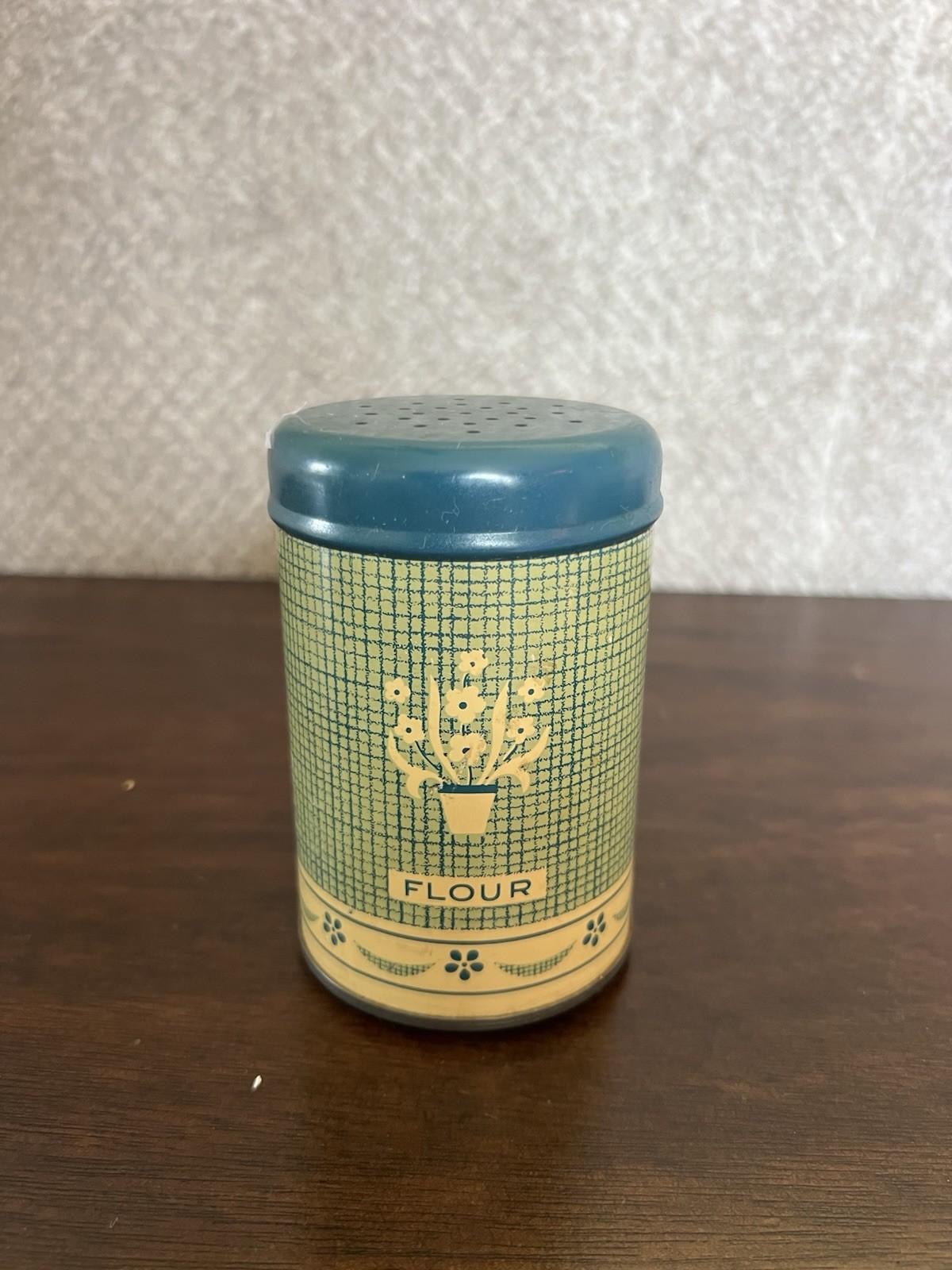 Vintage Flour Shaker Vintage Flour Shaker