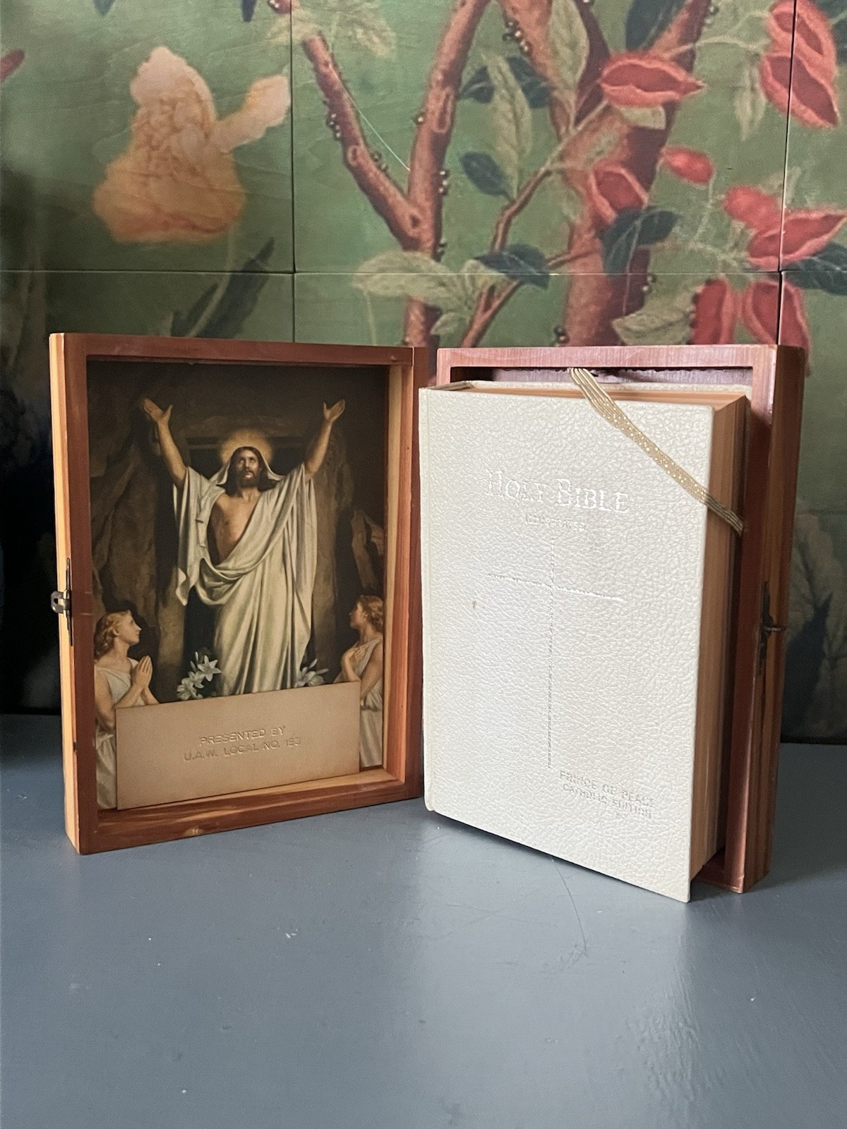 Prince Of Peace Catholic Edition 1960s Bible w/Wooden Box Case
