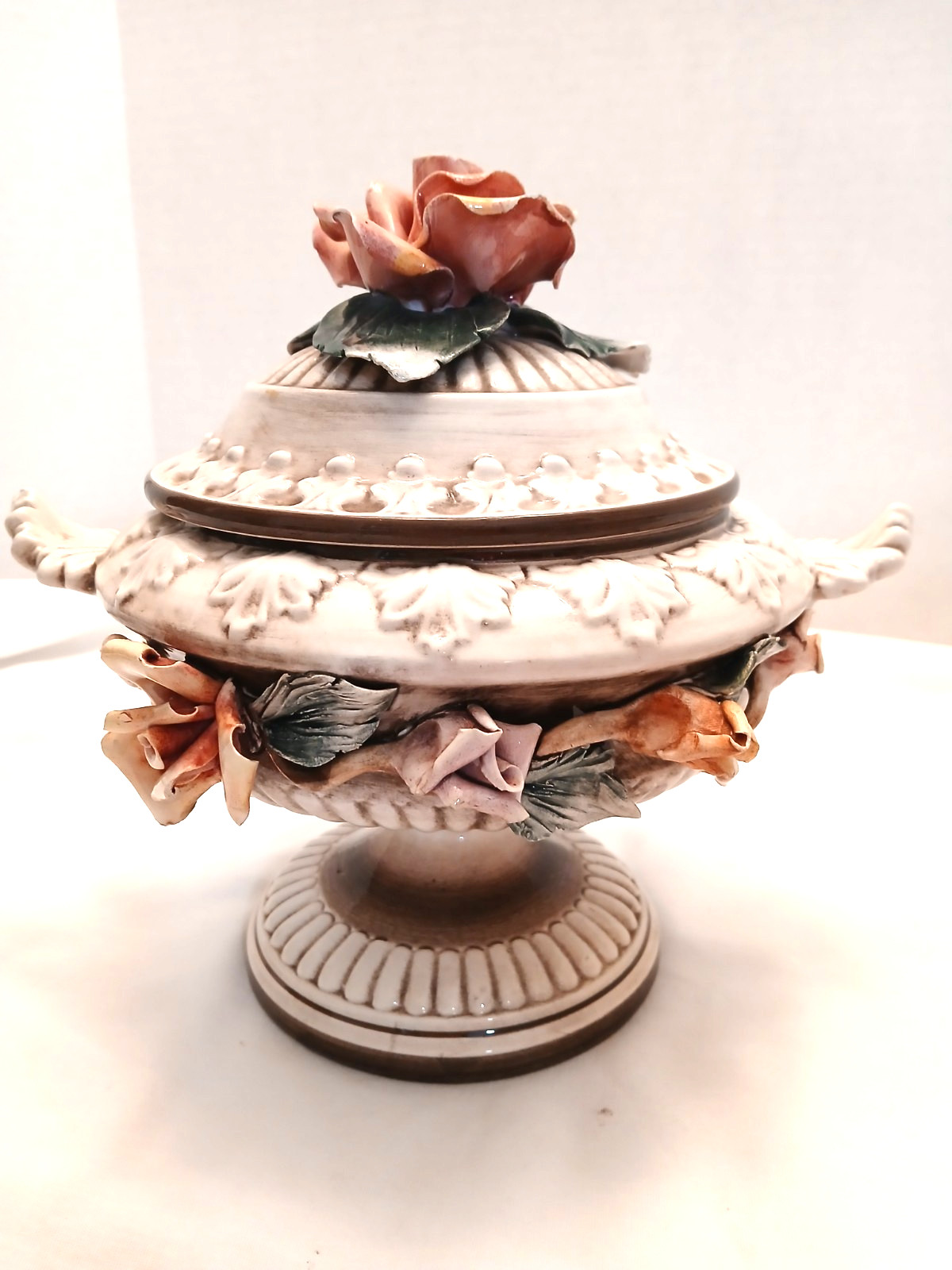 Beautiful Capodilmonte Small Covered Tureen Beautiful Capodilmonte Small Covered Tureen