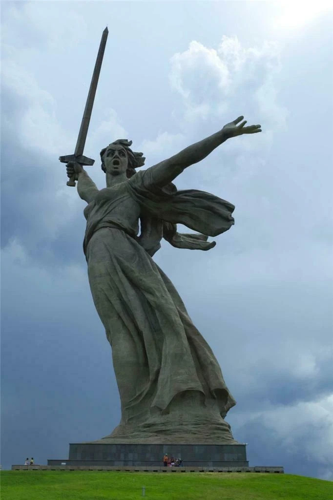 MOTHER OF RUSSIA Statue Motherland Art Monument Poster Photo 24x36
