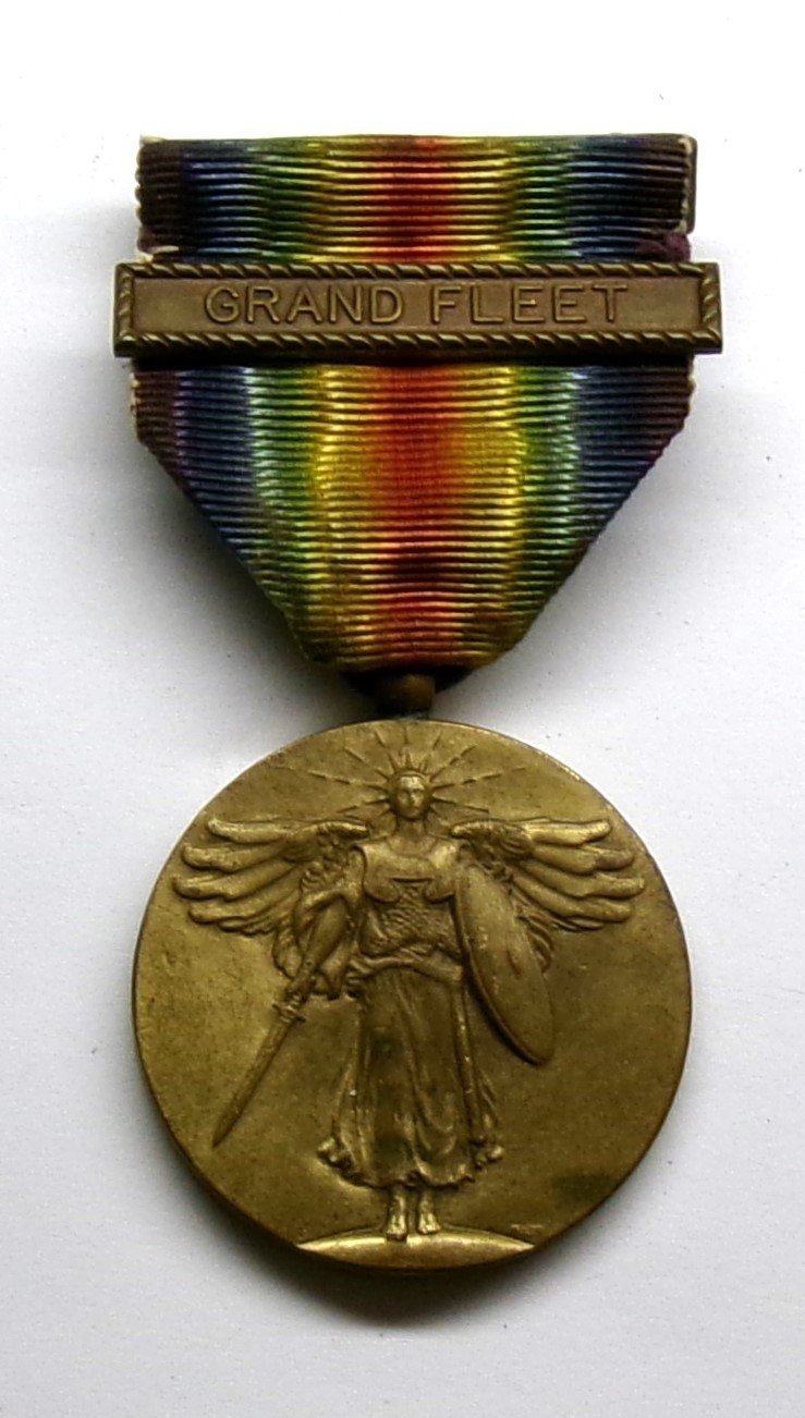 VINTAGE WW I U.S. Navy Victory Medal with GRAND FLEET BAR VINTAGE WW I U.S. Navy Victory Medal with GRAND FLEET BAR