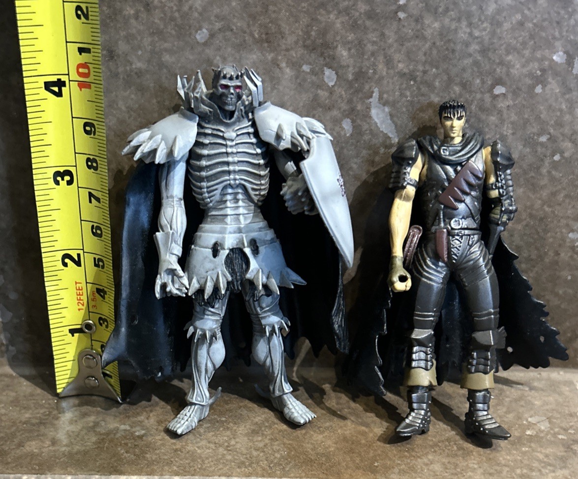 2x Berserk Guts Black Swordsman Skull Knight Limited Edition Figures Art of War 2x Berserk Guts Black Swordsman Skull Knight Limited Edition Figures Art of War