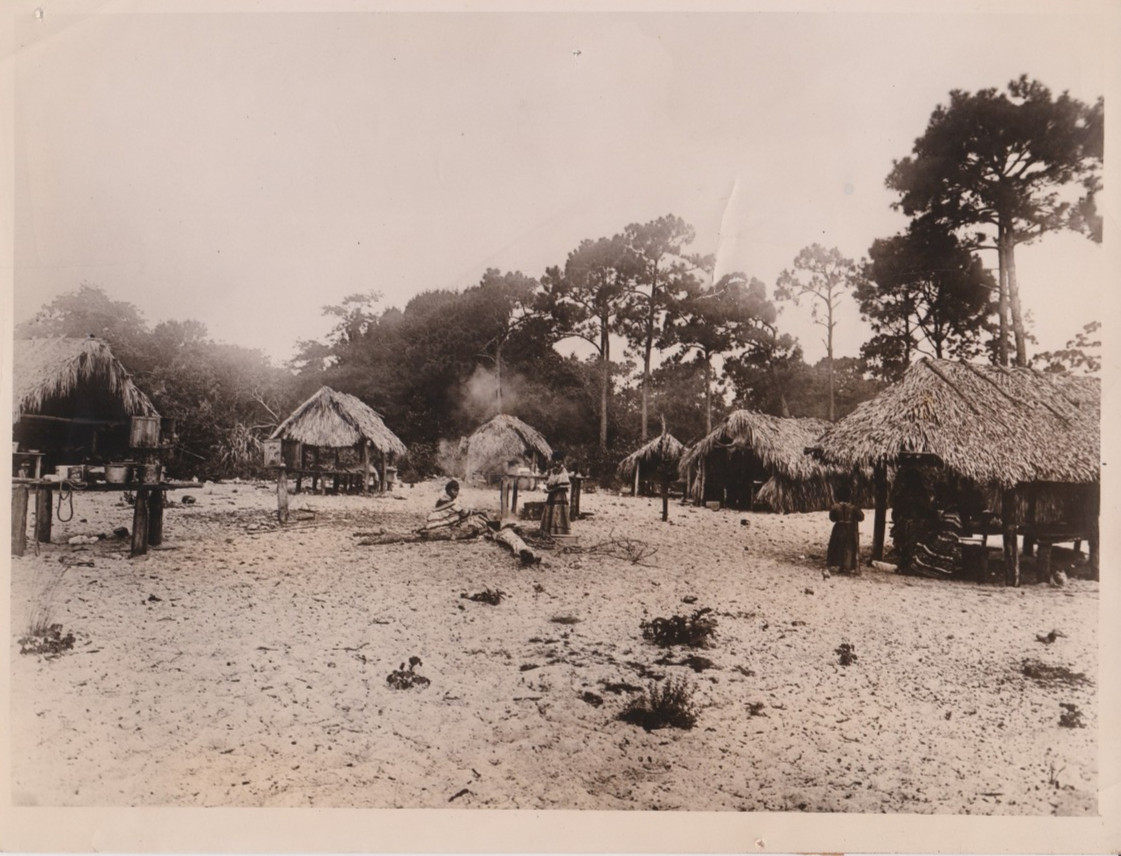 1924 Press Photo View of a Seminole Indian Village near Fort Lauderdale, Florida