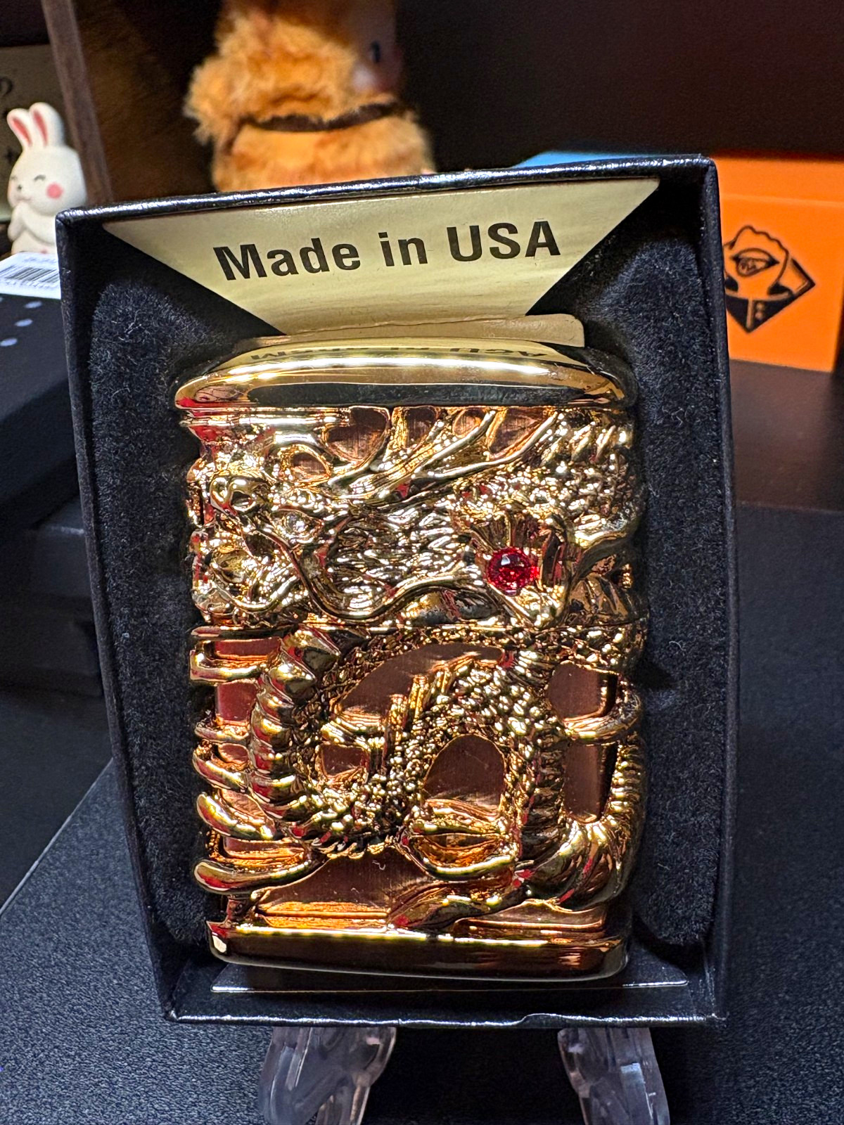 🐉 Genuine Zippo Gold Tone Dragon Design Lighter — Made in USA w/ Box 🐉 Genuine Zippo Gold Tone Dragon Design Lighter — Made in USA w/ Box