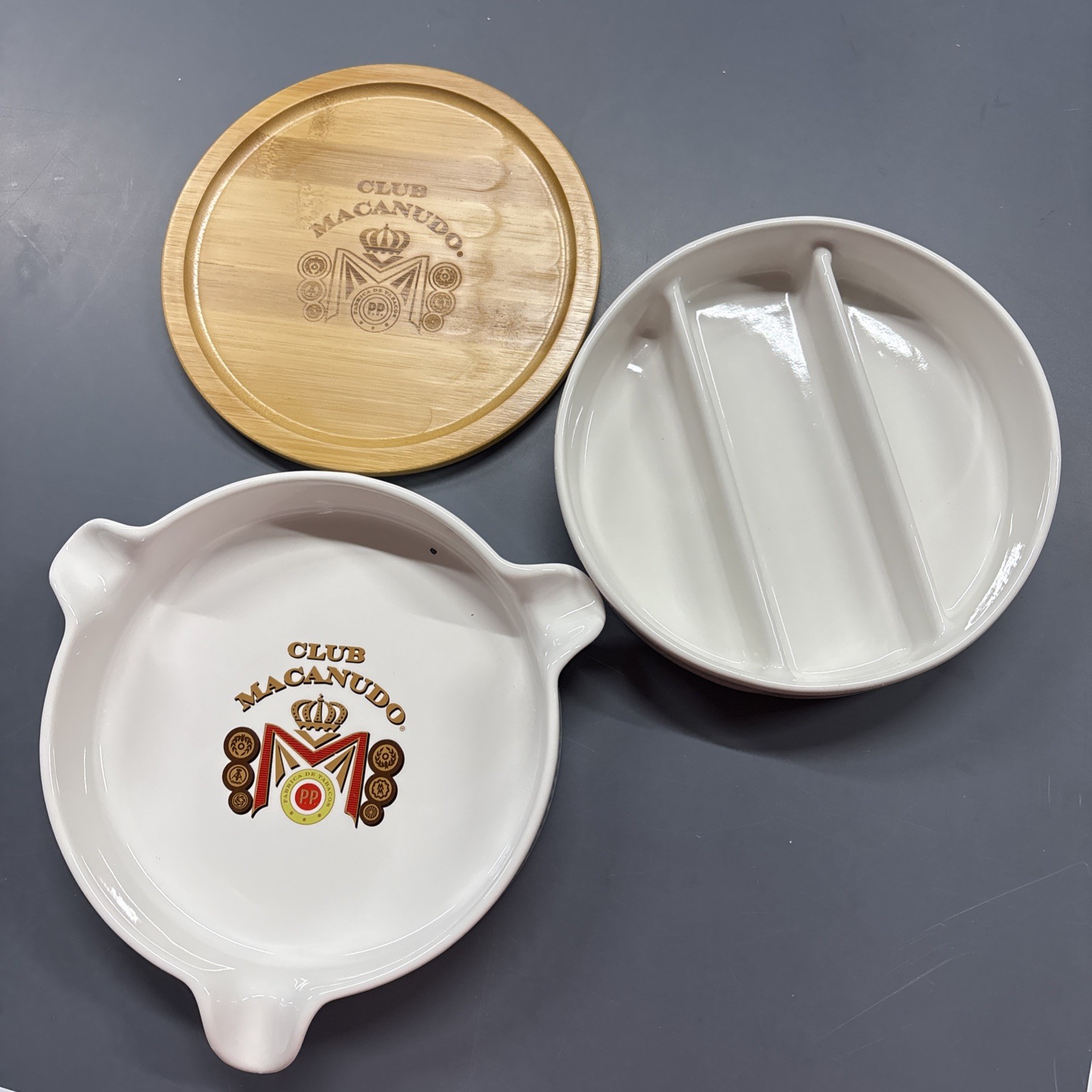 Club Macanudo Executive Cigar Ashtray With Storage NIB New In Box Beautiful Club Macanudo Executive Cigar Ashtray With Storage NIB New In Box Beautiful