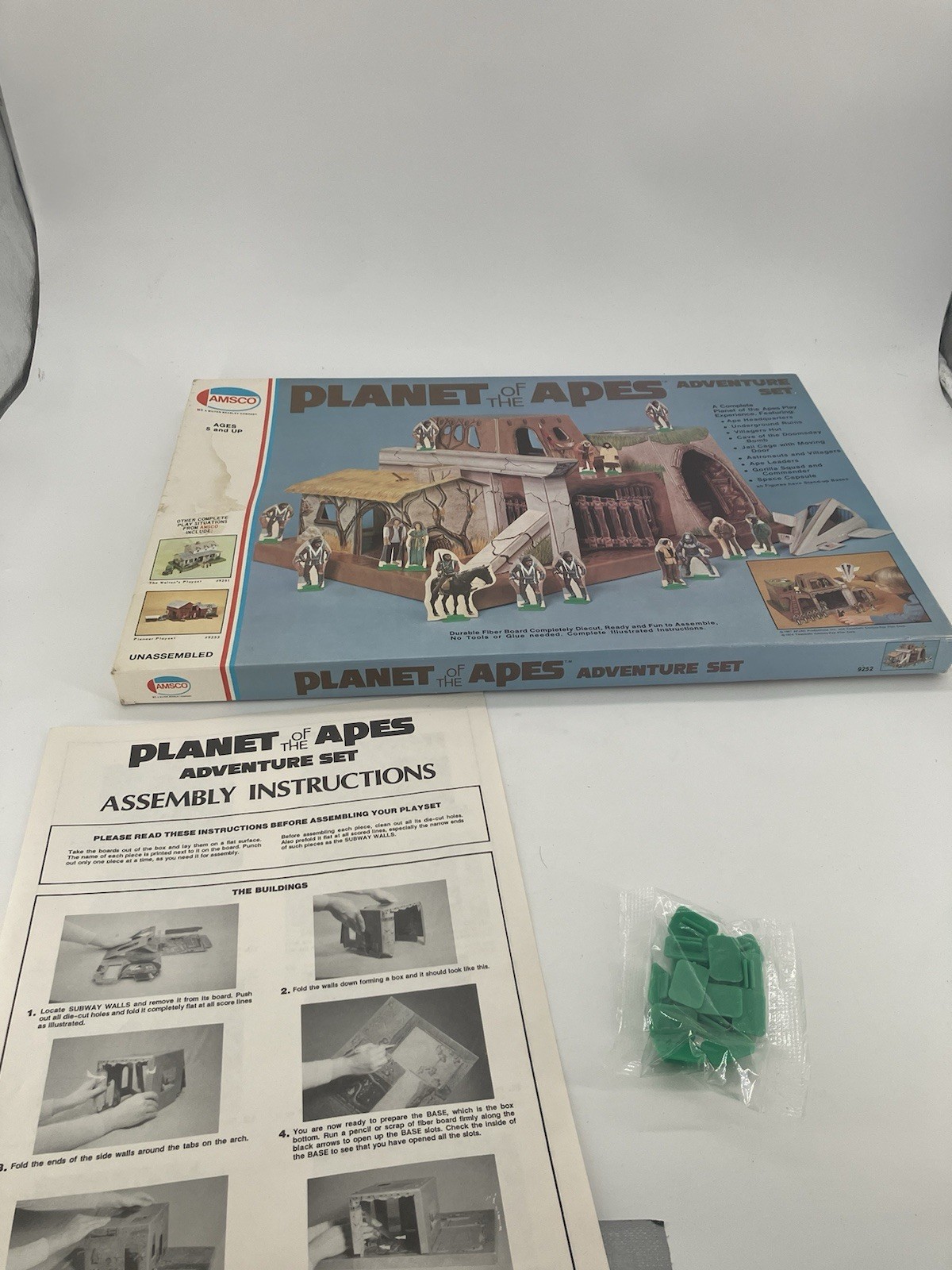 1974 PLANET OF THE APES ADVENTURE SET BY AMSCO Unpunched Ships Fast 1974 PLANET OF THE APES ADVENTURE SET BY AMSCO Unpunched Ships Fast
