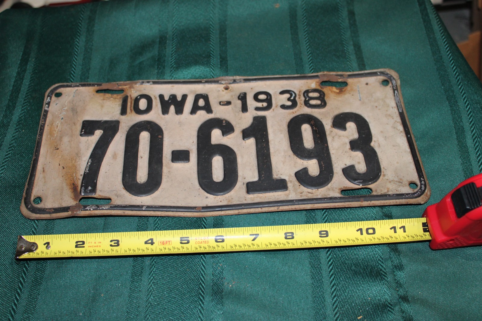 IOWA LICENSE PLATE 1938 MUSCATINE COUNTY 70-6193 ROUGH IOWA LICENSE PLATE 1938 MUSCATINE COUNTY 70-6193 ROUGH