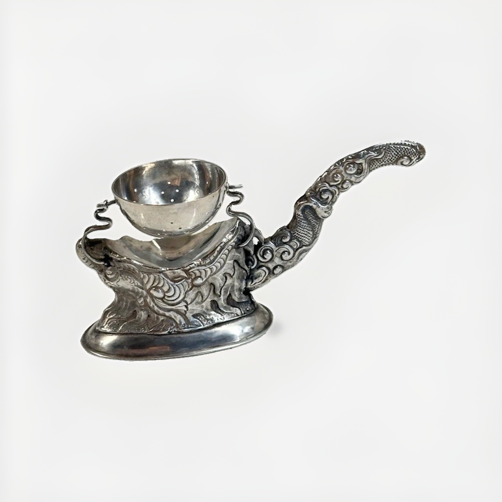 Vintage Vietnamese 900 Silver Plated Stand Hand Engraved Bet Dong 79.4g