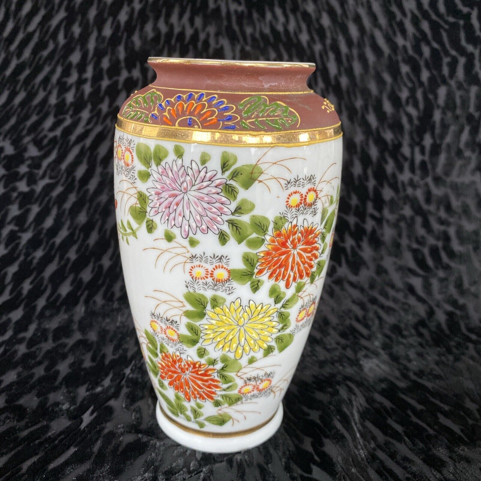 Vintage? Yamada Wave Hand Painted and Enameled Chinese Porcelain Vase 6.5\
