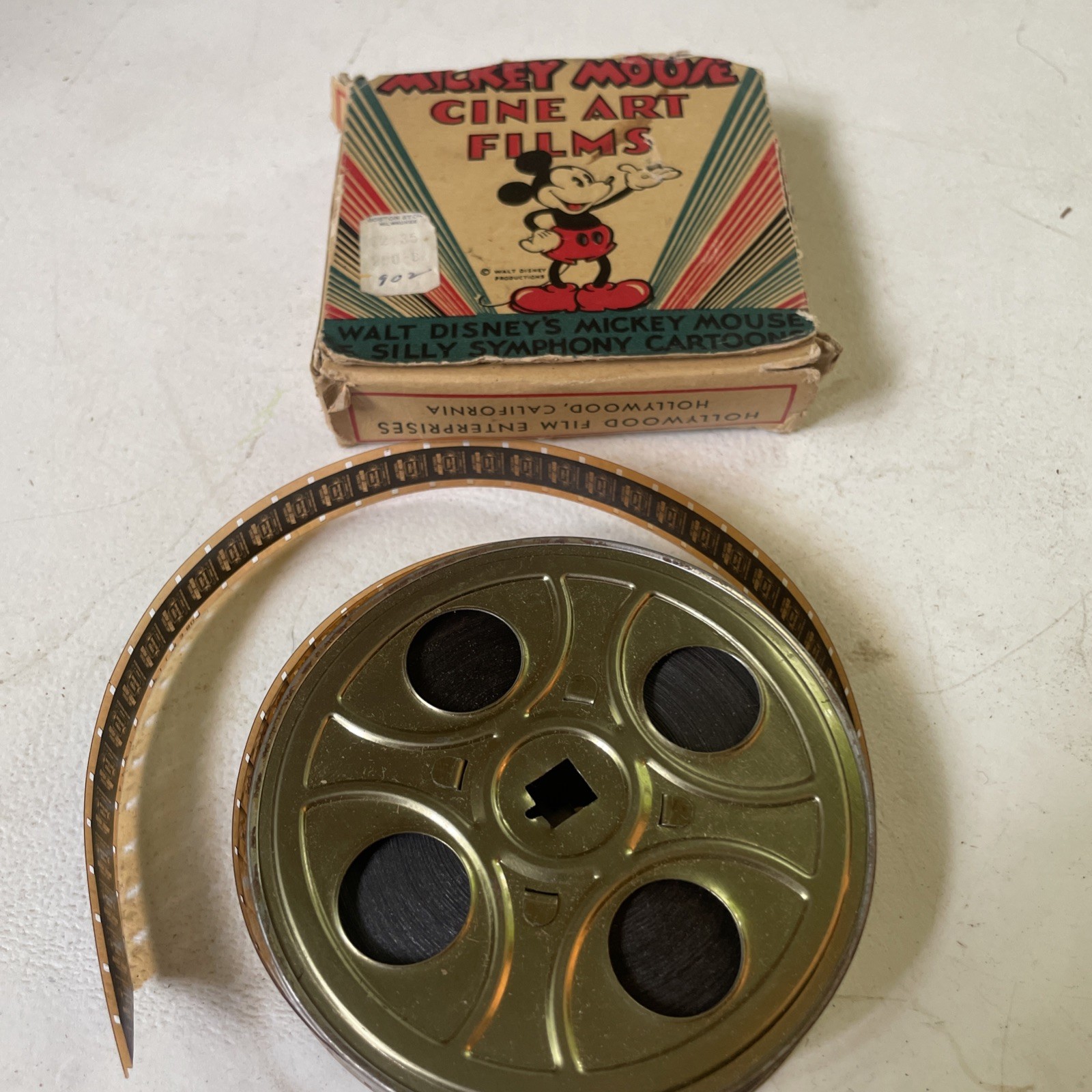 16mm Film IN TIN VINTAGE 1940s MICKEY MOUSE & CARTOONS CINE ART FILMS 8mm 100' 16mm Film IN TIN VINTAGE 1940s MICKEY MOUSE & CARTOONS CINE ART FILMS 8mm 100'