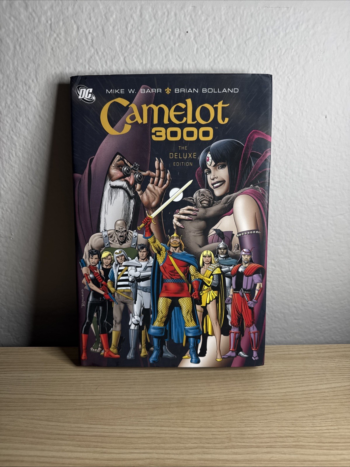 Camelot 3000: the Deluxe Edition Hardcover - Barr - Bolland  (DC, 2008)