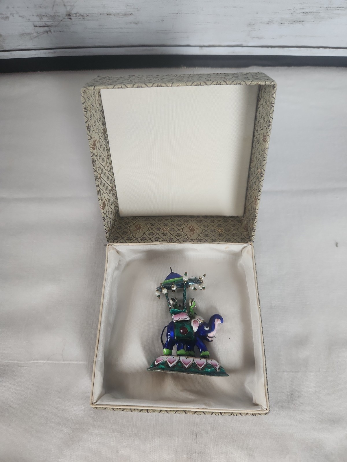Vtg Chinese Cloisonne Enamel Statue Figure of an Elephant Vtg Chinese Cloisonne Enamel Statue Figure of an Elephant