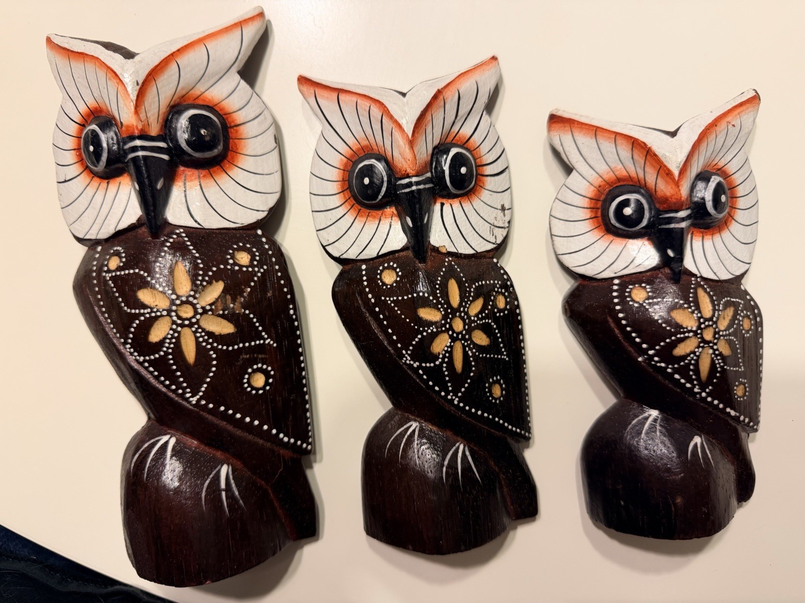 Vintage 70s Owl Set of 3 Hand Carved Hand Painted Owls Folk Art - 3 sizes - cute Vintage 70s Owl Set of 3 Hand Carved Hand Painted Owls Folk Art - 3 sizes - cute