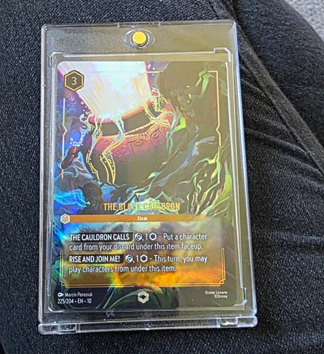 Disney Lorcana The Black Cauldron Enchanted 225/204 Whispers In The Well Holo EN Disney Lorcana The Black Cauldron Enchanted 225/204 Whispers In The Well Holo EN
