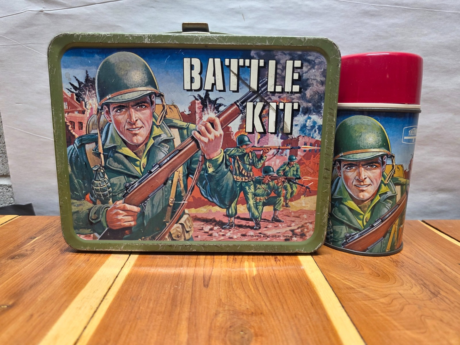 1965 BATTLE KIT LUNCHBOX KING SEELEY THERMOS INCREDIBLE CONDITION