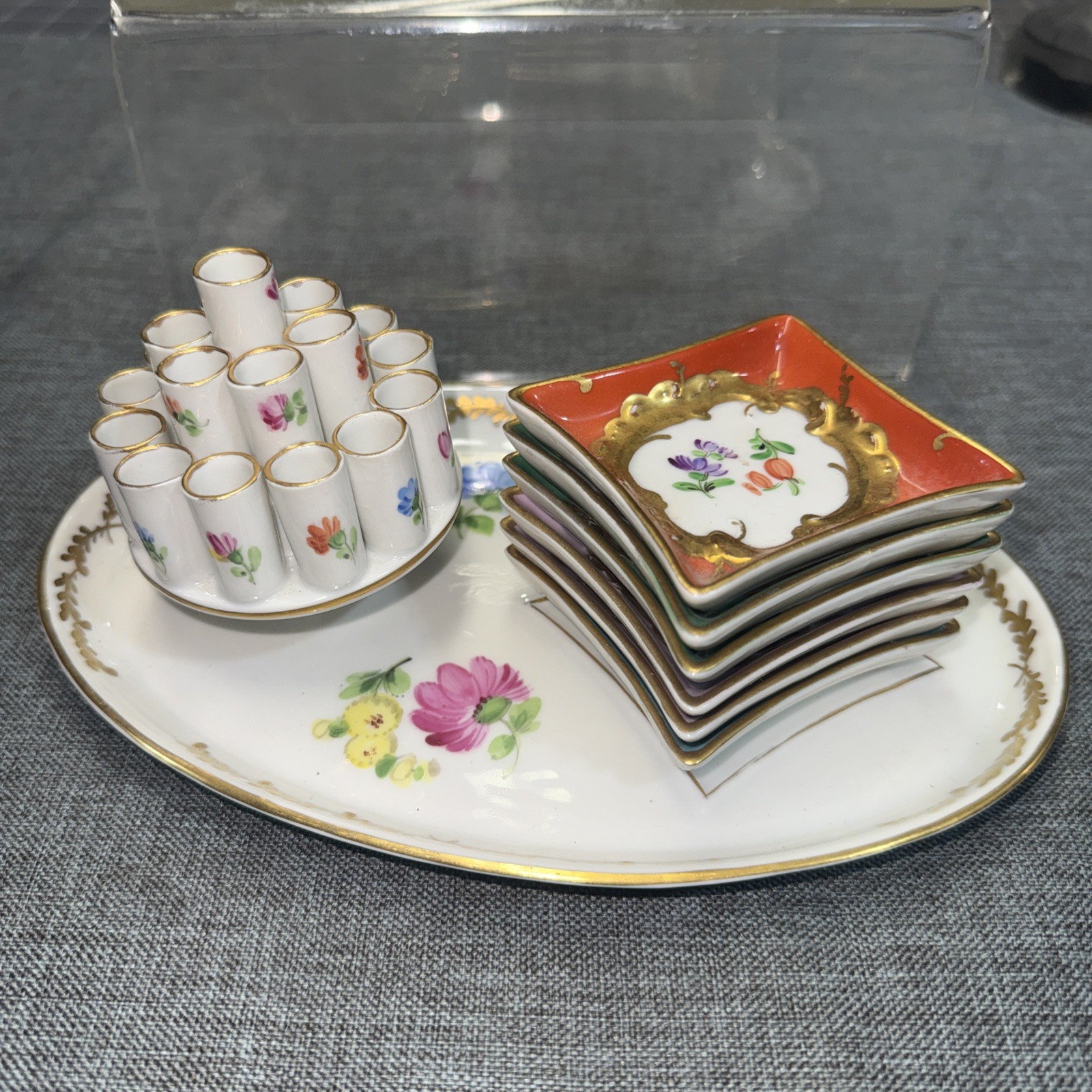 Antique 1872-1920 CARL THIEME Dresden Porcelain Cigarette Holder And Ashtrays Antique 1872-1920 CARL THIEME Dresden Porcelain Cigarette Holder And Ashtrays
