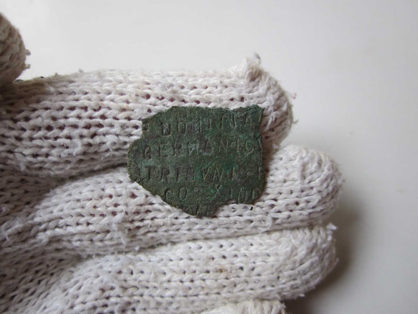 unique ancient Roman bronze MILITARY DIPLOMA I - II AD / fragment. Uncleaned. unique ancient Roman bronze MILITARY DIPLOMA I - II AD / fragment. Uncleaned.
