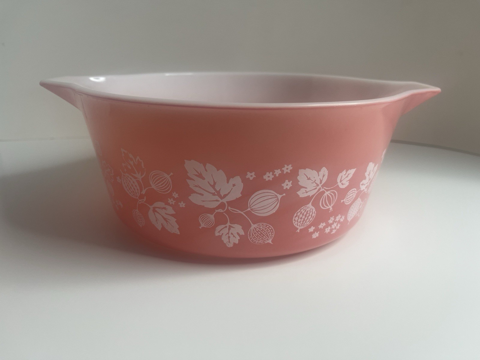 Vintage Pyrex #475-B Pink Gooseberry Cinderella Casserole Dish 2.5 Qt Vintage Pyrex #475-B Pink Gooseberry Cinderella Casserole Dish 2.5 Qt