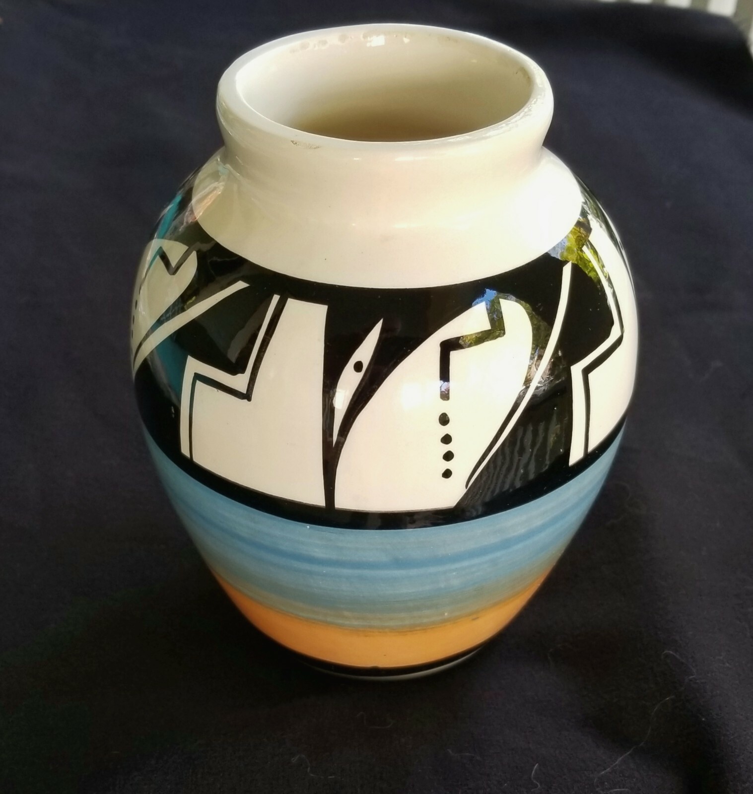STRIKING HIGH-GLAZE GINA D. BARON UTE MOUNTAIN POTTERY VASE STRIKING HIGH-GLAZE GINA D. BARON UTE MOUNTAIN POTTERY VASE