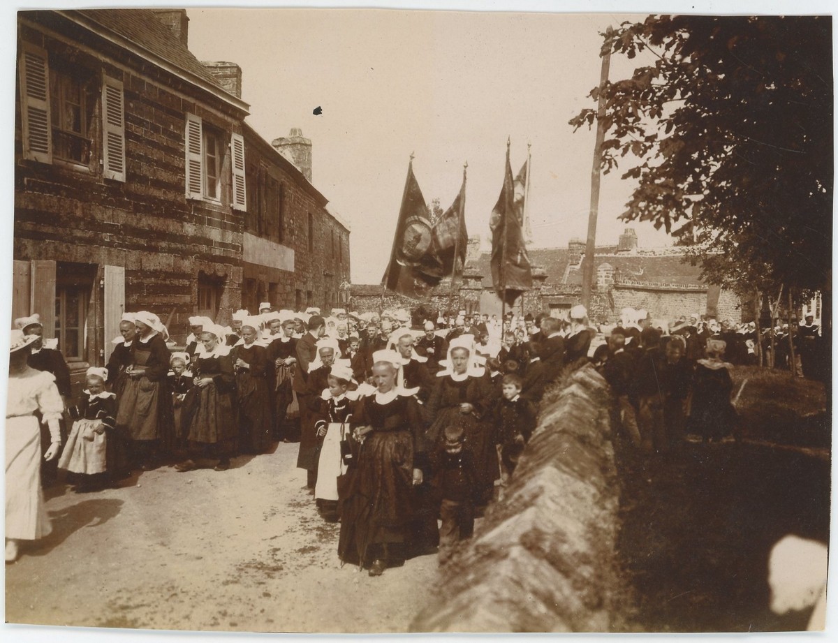 Le Pardon de Scaër (Finistère). Breton with headdress. Brittany