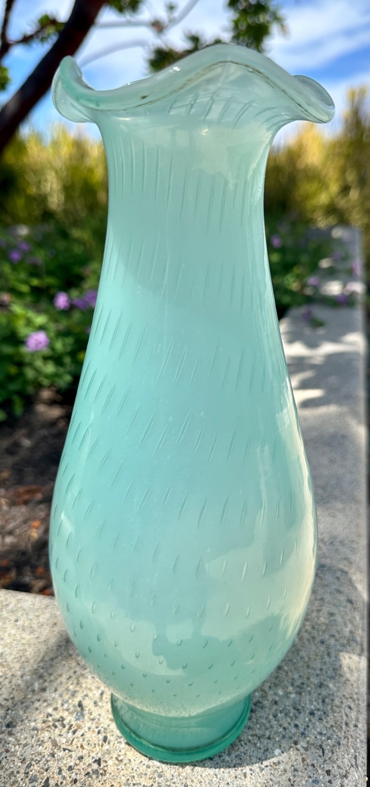 Vintage Italy Murano Venetian Art Glass Vase Mint Green Controlled Bubbles