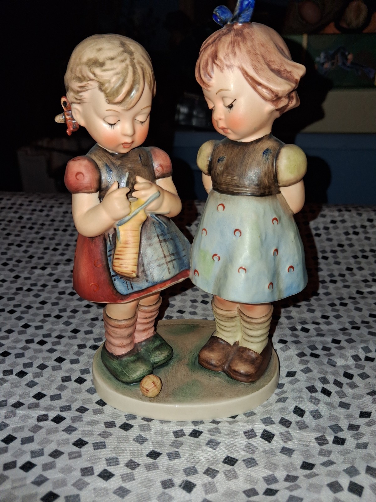 Vintage Goebel Hummel “Knitting Lesson” Excellent Condition 