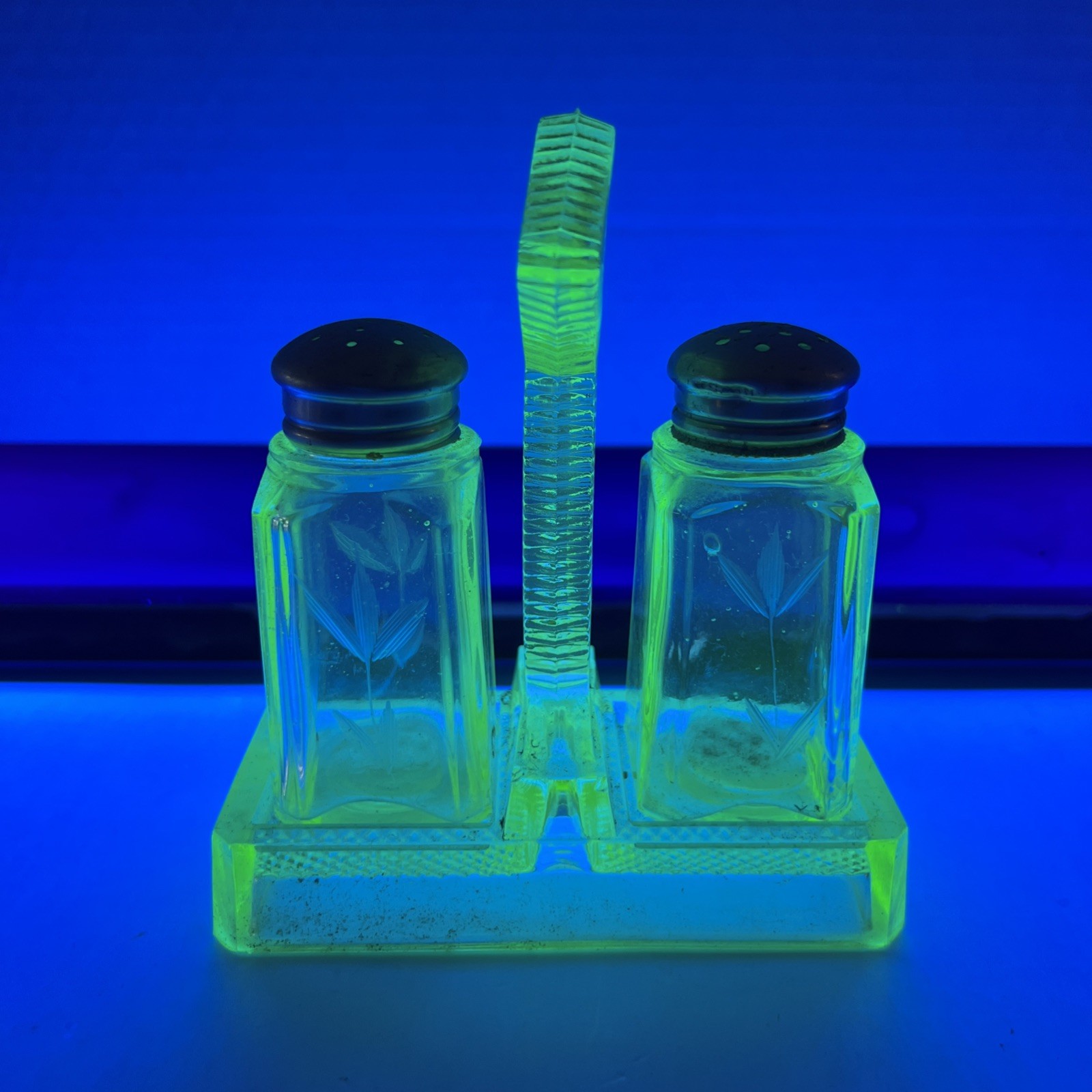 Vintage Green Depression Glass Salt Pepper Shakers with Caddy Vaseline Uranium