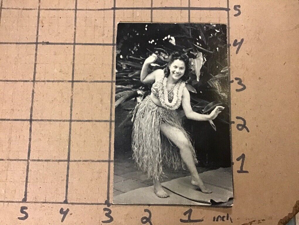 Original unused post card - lady in Hawaii, tourist type printed photo postcard