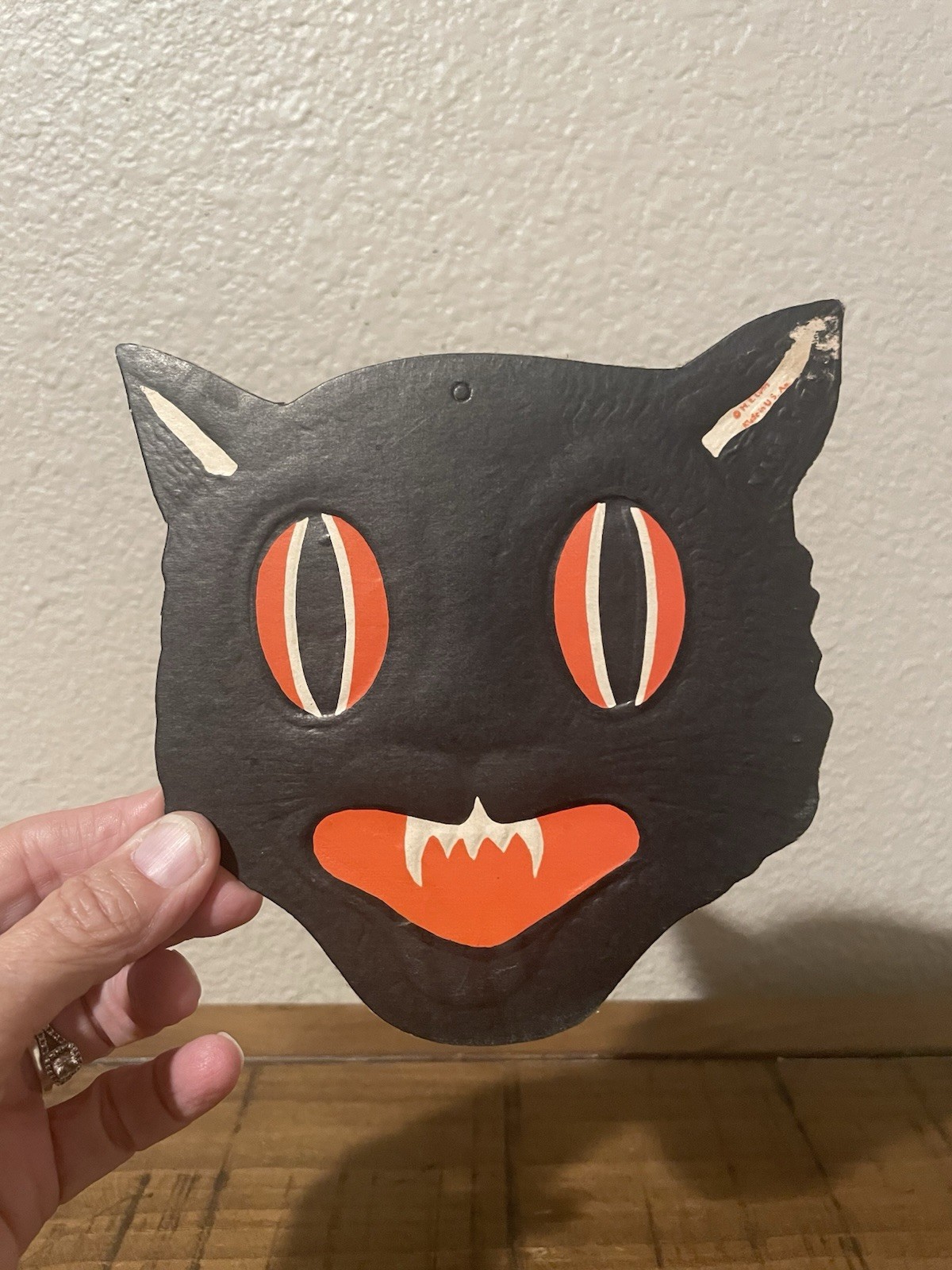 Vintage Halloween 1940’s H.E. Luhrs Embossed Black Cat Die Cut Vintage Halloween 1940’s H.E. Luhrs Embossed Black Cat Die Cut