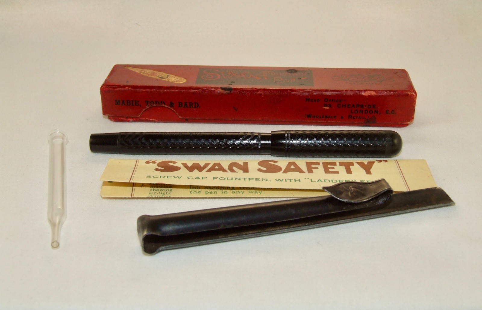 ANTIQUE MABIE TODD SWAN 2 SAFETY SCREW CAP FOUNTAIN PEN-WITH SWAN POCKET & BOXED