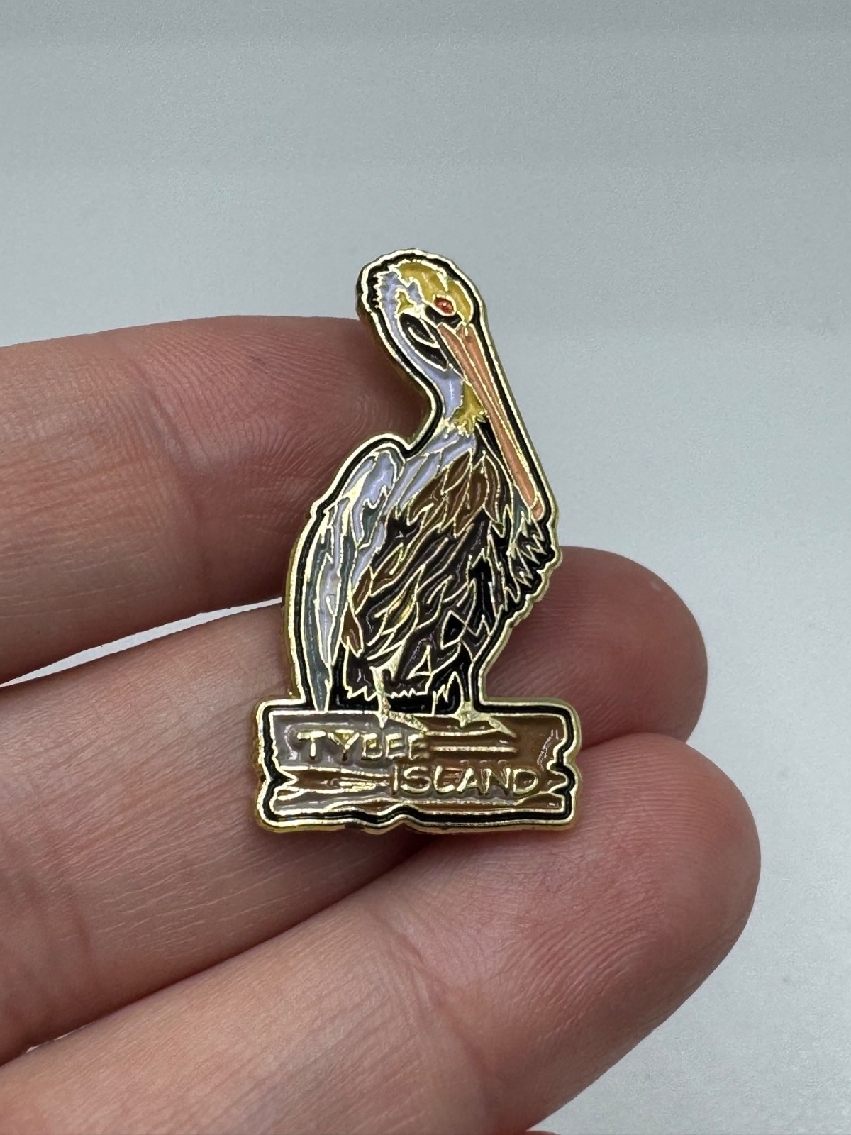 Vintage Tybee Island Georgia Pelican Souvenir Enamel Lapel Pin Gold Tone
