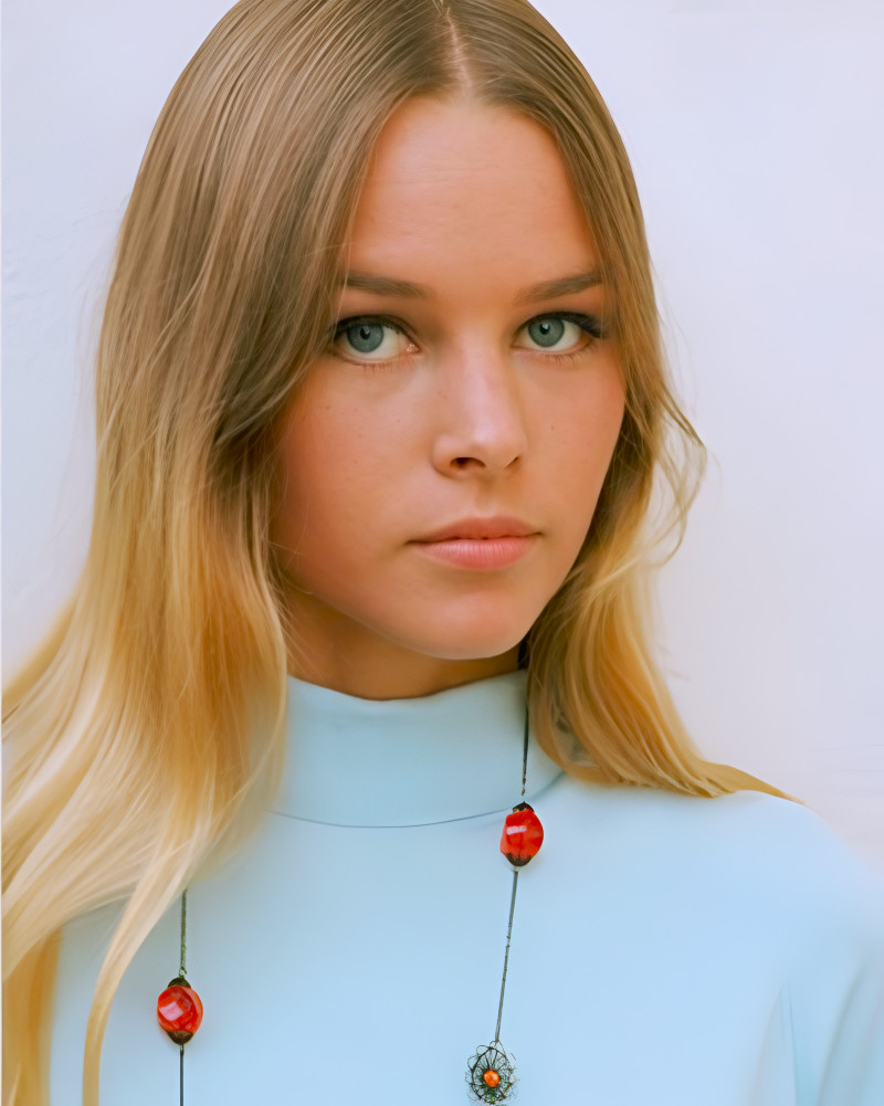 MICHELLE PHILLIPS - 8 MICHELLE PHILLIPS - 8