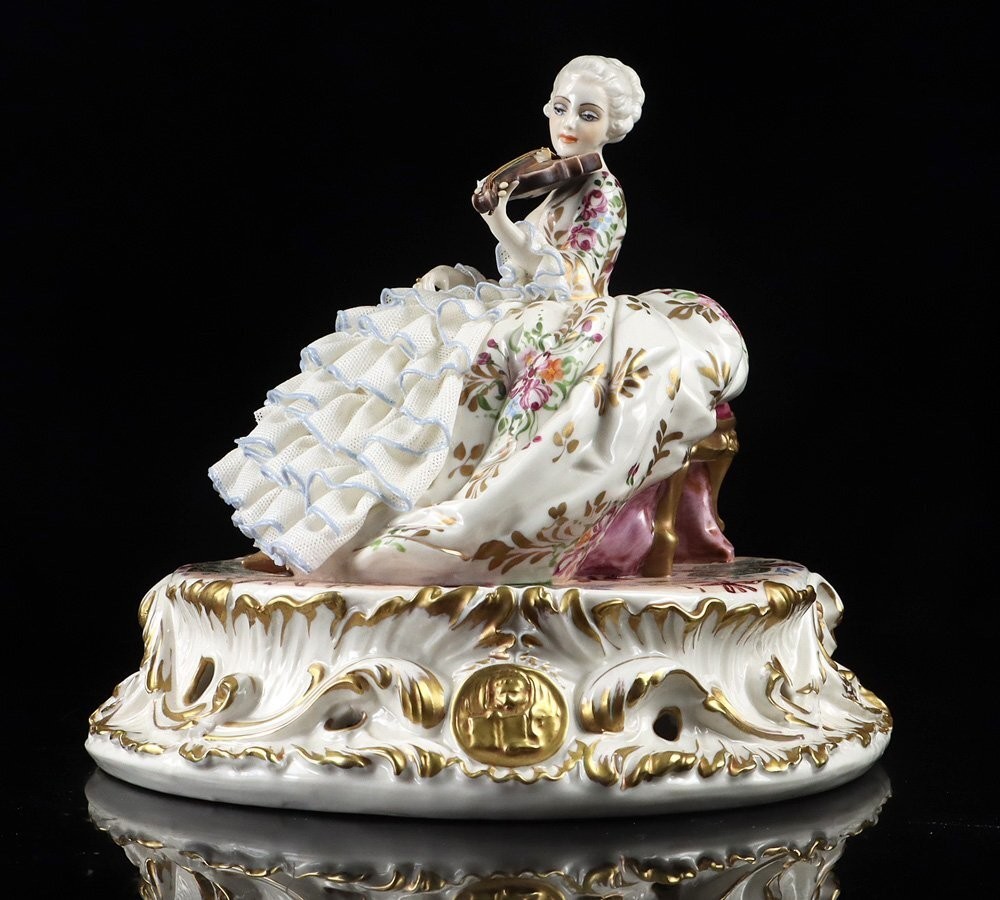 Nice Antique Luigi Fabris porcelain Large Figurine noblewoman playing the violin