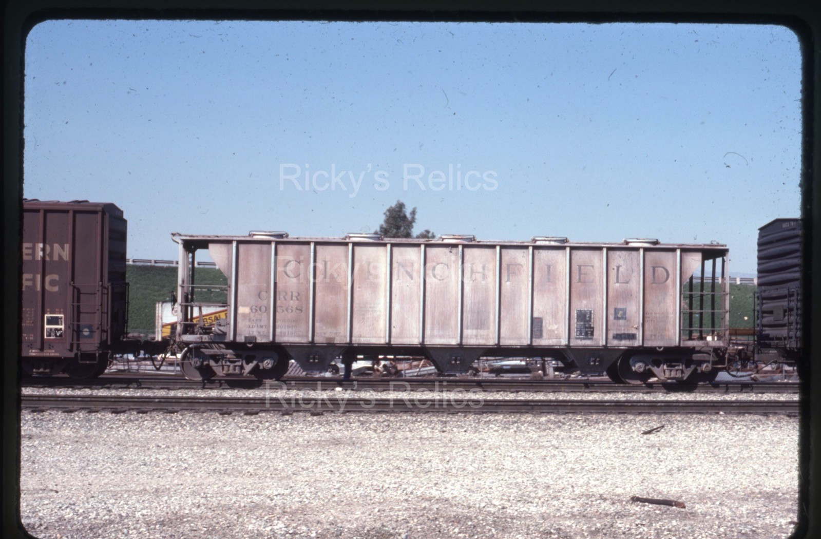 Original Slide CRR #60568 Covered Hopper Clinchfield 1980