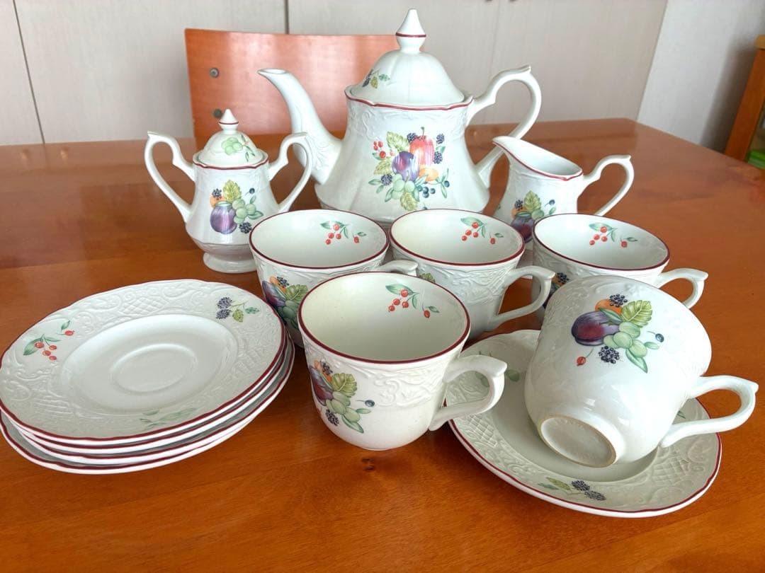 Johnson Brothers Fruit Tea Set 13pc Teapot Cups Saucers England Pre-Owned
