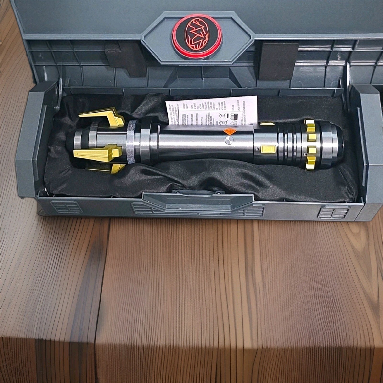 The Ren LIGHTSABER Hilt – Star Wars: Galaxy\'s Edge