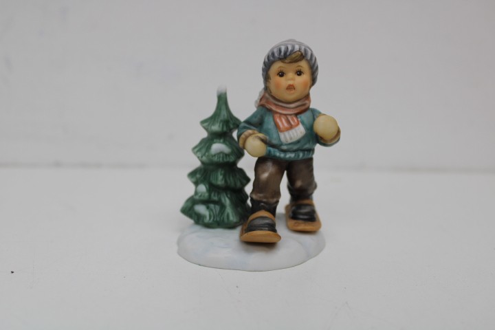 Berta Hummel Dashing Through The Snow BH99/P Goebel Figurine 2001 Berta Hummel Dashing Through The Snow BH99/P Goebel Figurine 2001