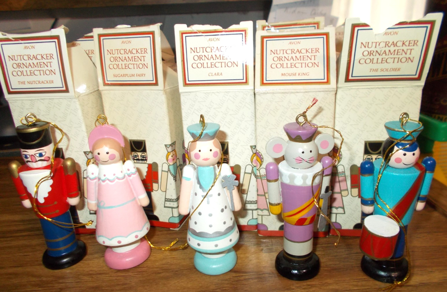 VTG 1984 AVON 3 VTG 1984 AVON 3