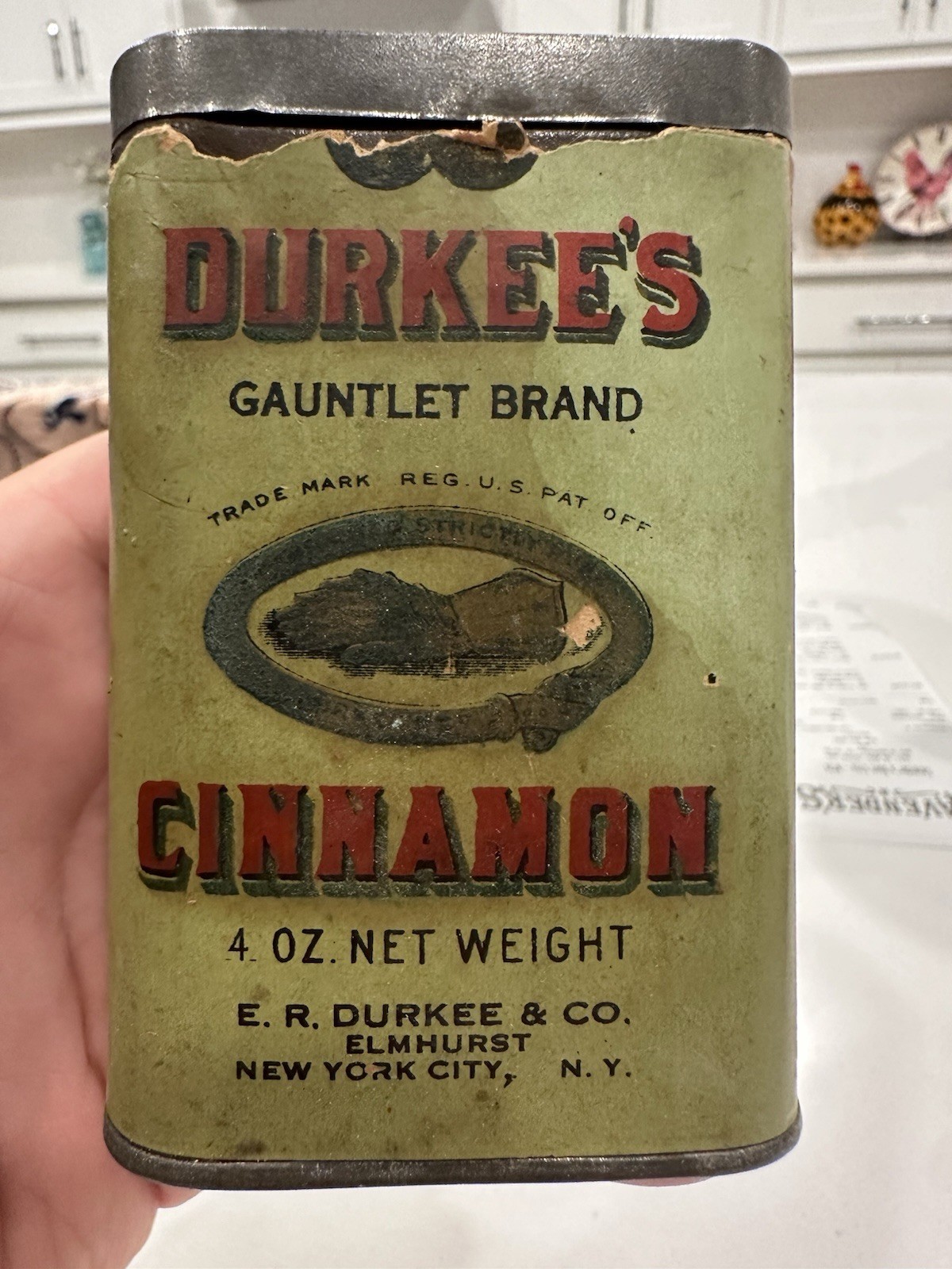 Durkee’s Cinnamon 4oz Gauntlet Brand New York E.R. Durkee & Co Vintage Tin 