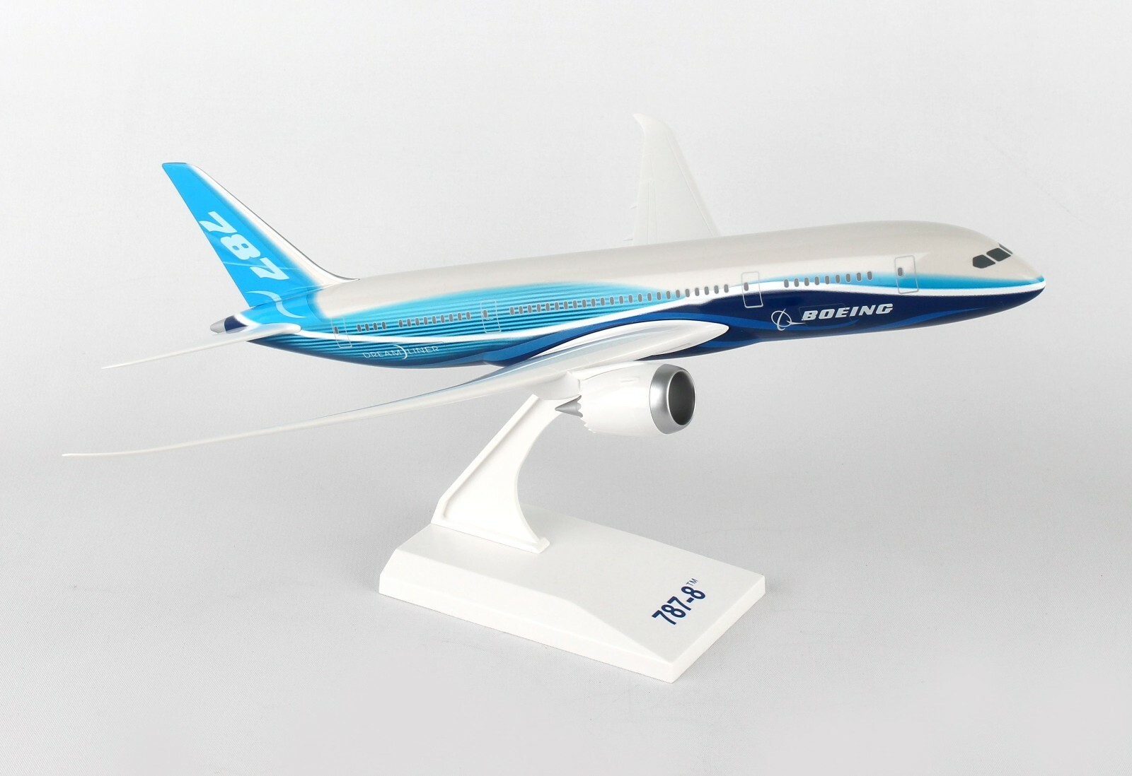 SKYMARKS (SKR187) BOEING HOUSE DEMO 787-8 1:200 SCALE MODEL