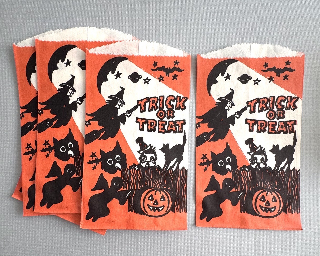 10 NOS Vintage Halloween Paper Treat Sacks Bags Witch Bat Cat Pumpkin Ghost VGC