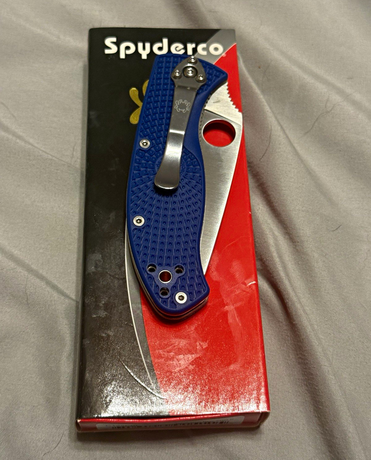 Spyderco Tenacious Pocketknife CPM S35VN Drop Point Plain Liner Lock FRN Blue Spyderco Tenacious Pocketknife CPM S35VN Drop Point Plain Liner Lock FRN Blue
