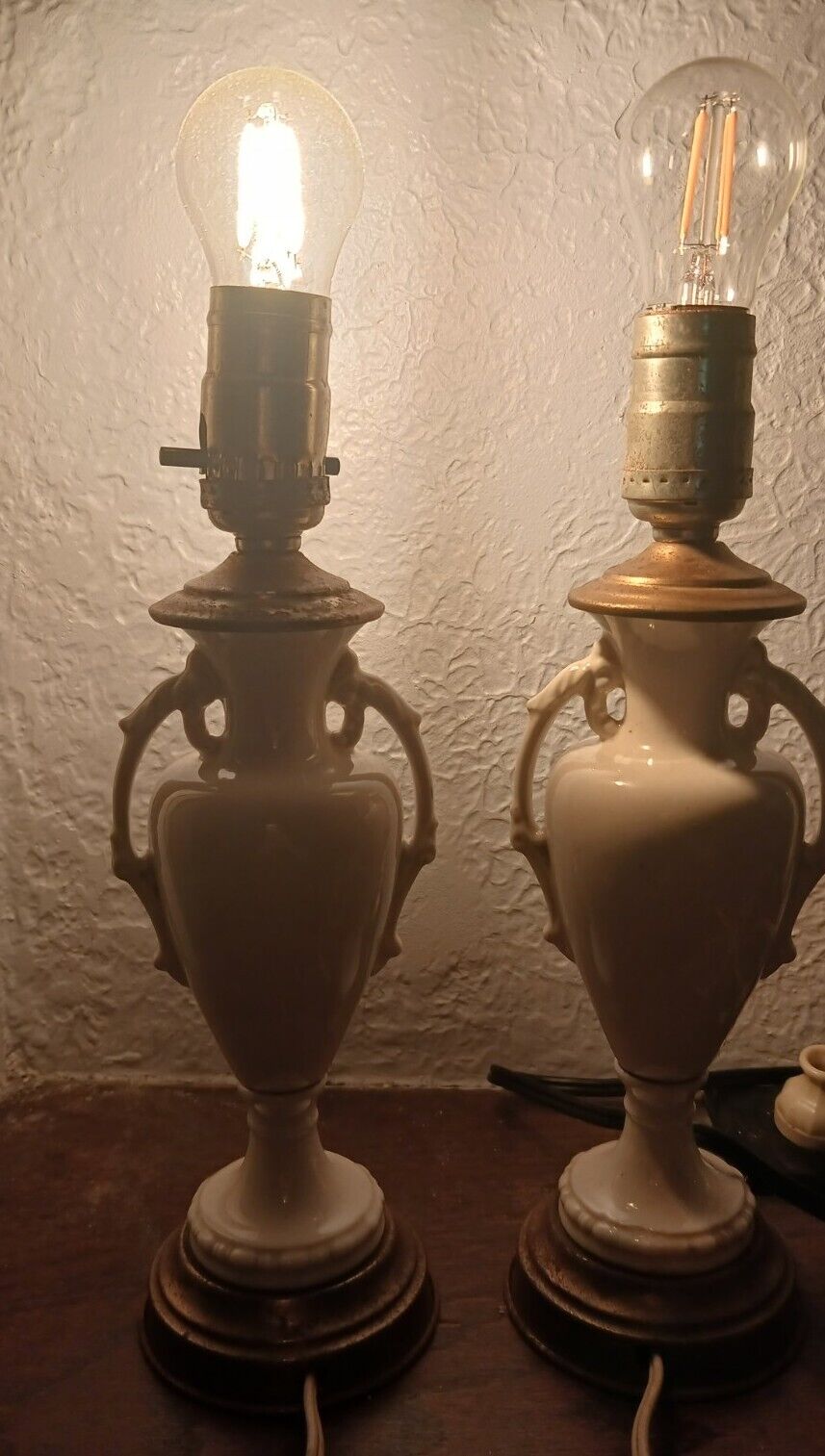 Set Of 2 Antique Cream/Off-White Porcelain Table Lamps