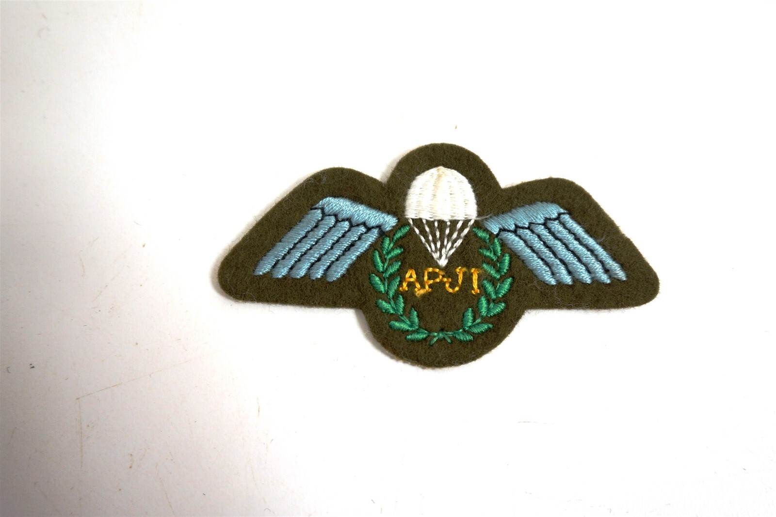 Vintage British Army Paratrooper APJI jump wings and wreath cloth patch 