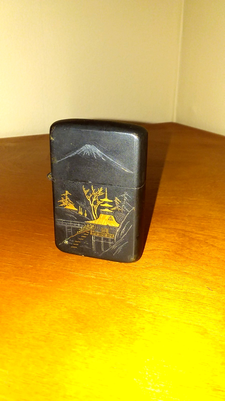 VINTAGE AMITA Lighter BLACK 24K GOLD Engraving Amita Damascene Mt. FUJI PAGODA