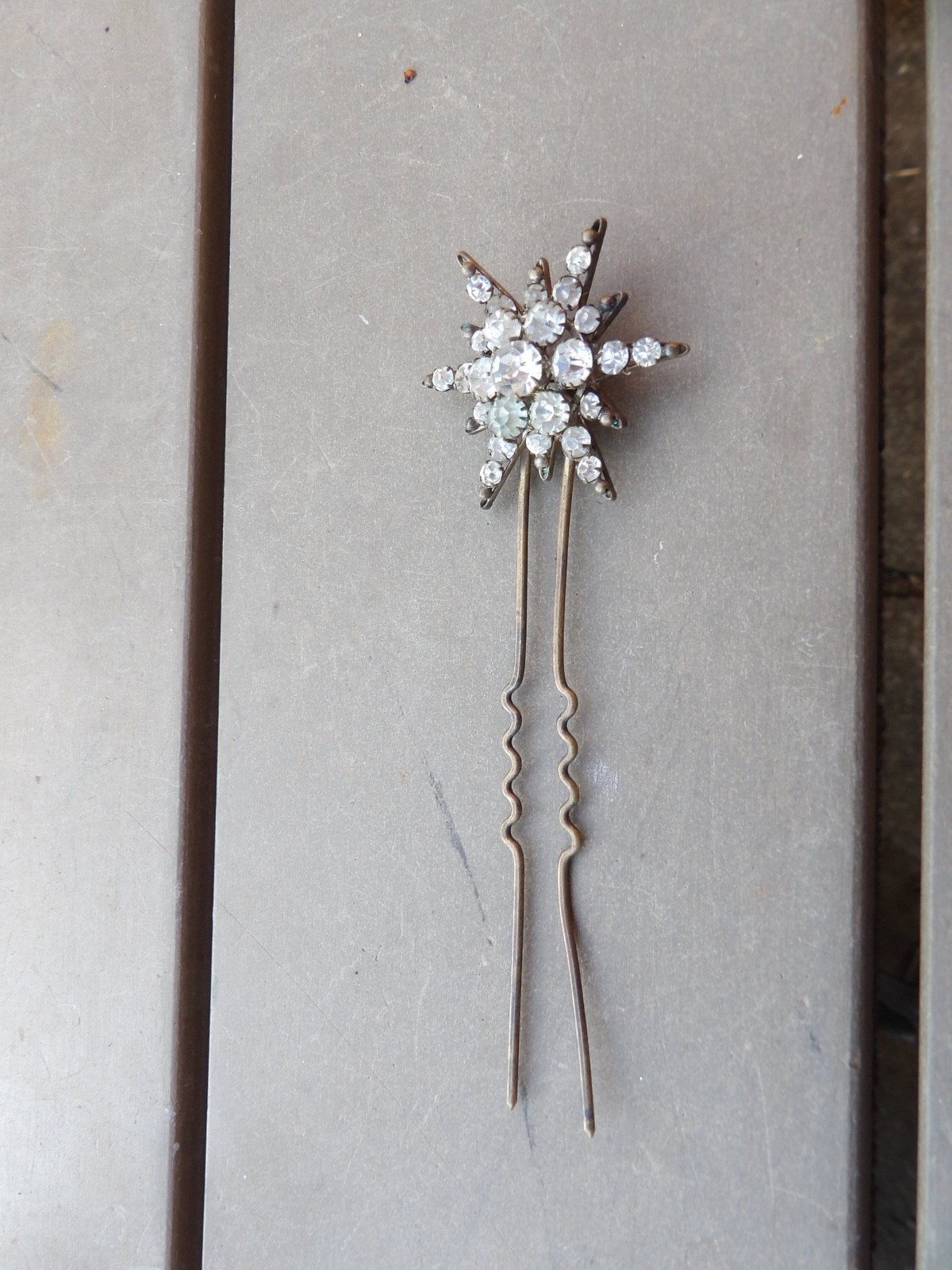 Vintage U shaped hairpin with celestial jewelled star decoration