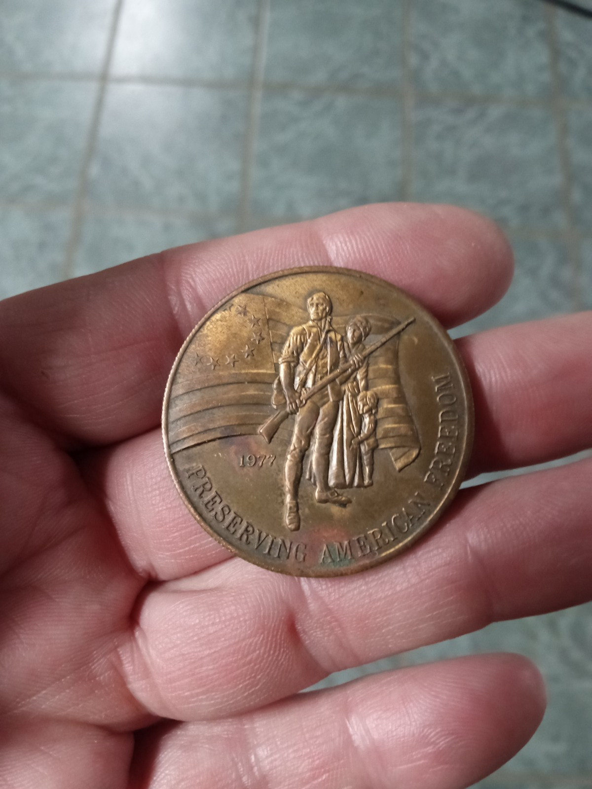 Honoring The American Veteran Preserving American Freedom 1977 Challenge Coin Honoring The American Veteran Preserving American Freedom 1977 Challenge Coin